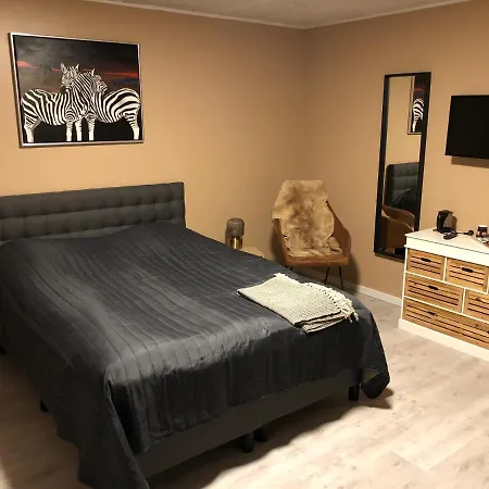 Bronks Bed & Breakfast