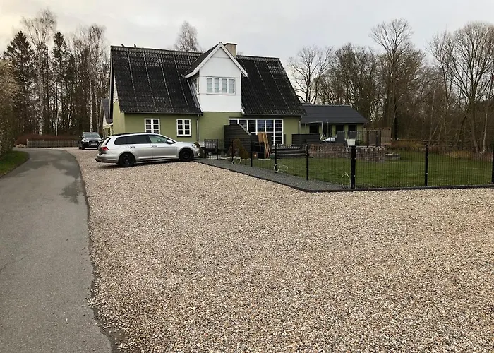 לינה וארוחת בוקר Bronks Langeskov